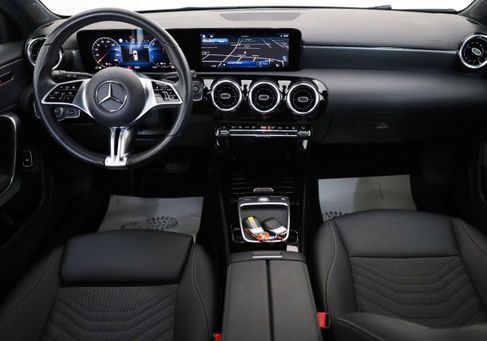 Mercedes-Benz A 250, 2023 3