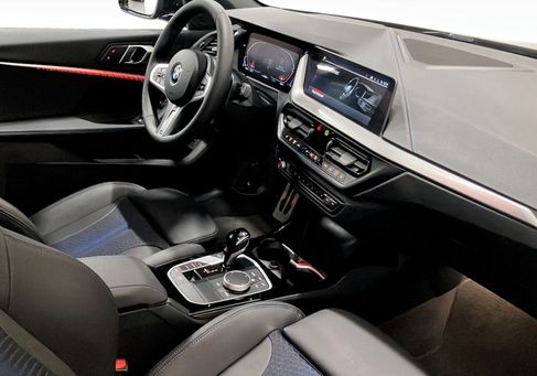 BMW 120, 2024