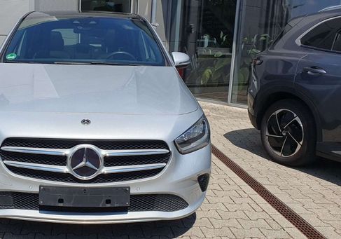 Mercedes-Benz B 180, 2020