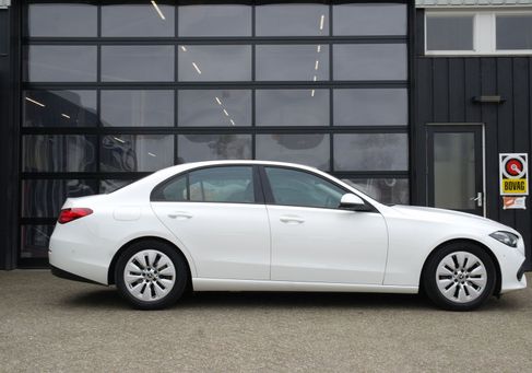 Mercedes-Benz C 180, 2022