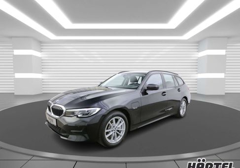 BMW 330, 2022