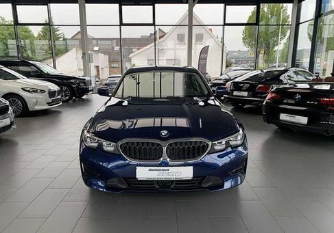 BMW 330, 2020