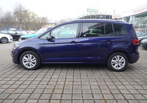 Volkswagen Touran, 2022 3