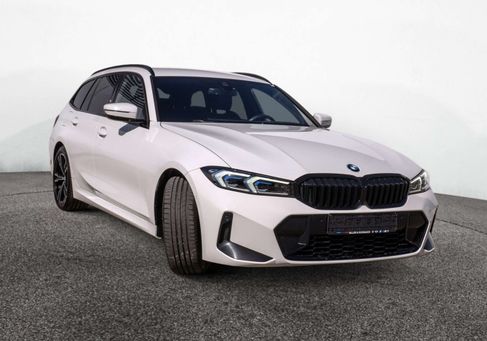 BMW 318, 2022