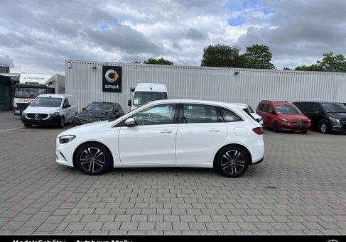 Mercedes-Benz B 180, 2025