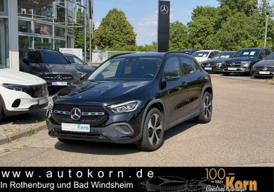 Mercedes-Benz GLA 200, 2022