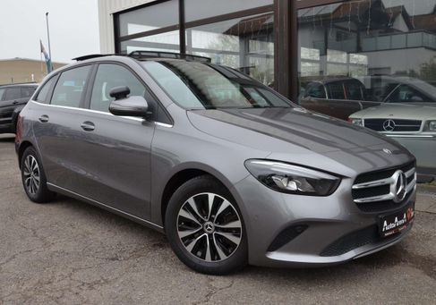 Mercedes-Benz B 200, 2022