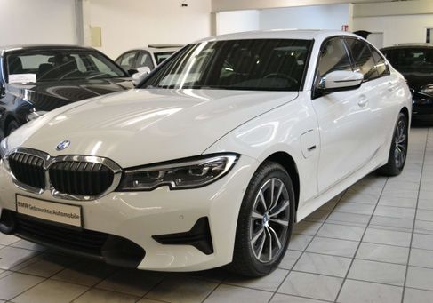 BMW 330, 2021