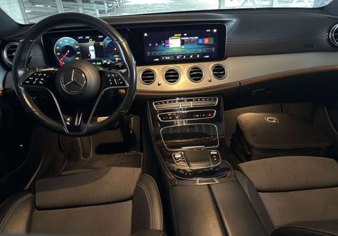 Mercedes-Benz E 300, 2022