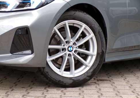 BMW 318, 2025