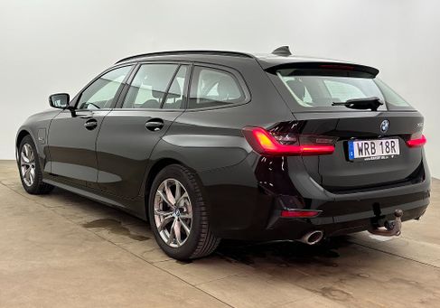 BMW 330, 2022