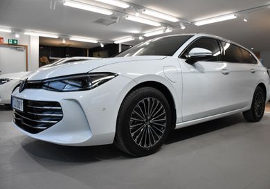 Volkswagen Passat Variant, 2025