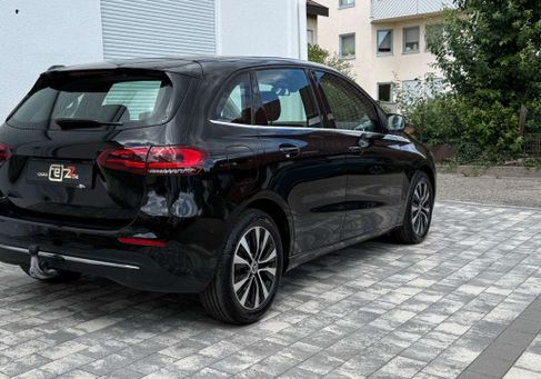 Mercedes-Benz B 250, 2022