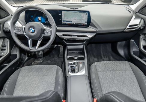 BMW 120, 2025