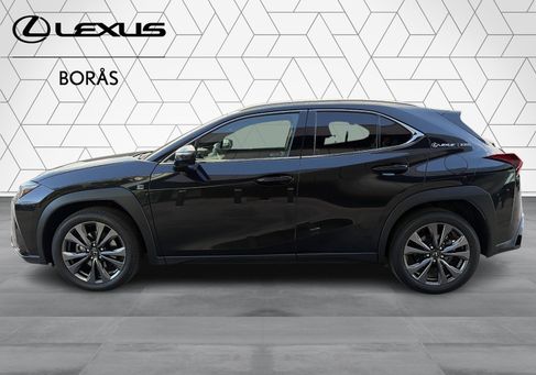 Lexus UX, 2025