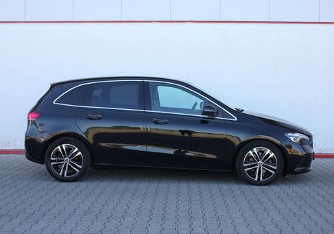 Mercedes-Benz B 180, 2025