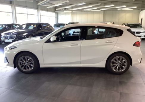 BMW 120, 2025 2