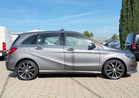 Mercedes-Benz B 180, 2017