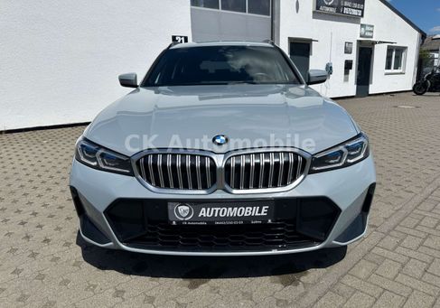 BMW 330, 2023