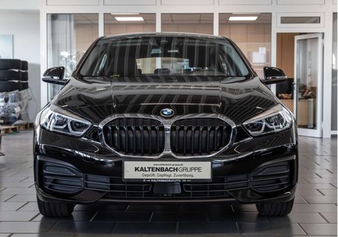BMW 118, 2022