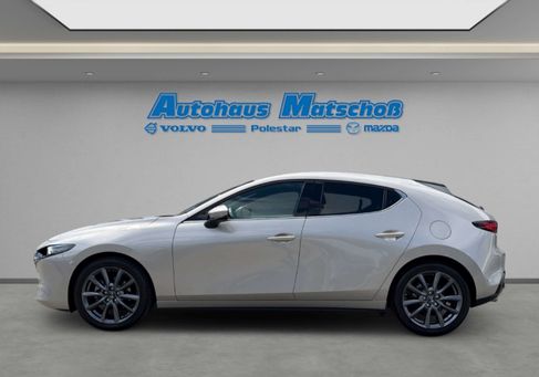 Mazda 3, 2025