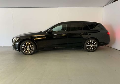 Mercedes-Benz E 300, 2022