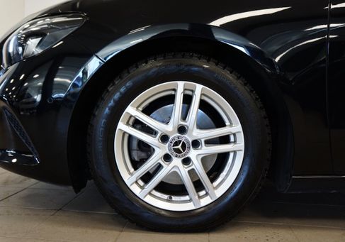 Mercedes-Benz B 180, 2020