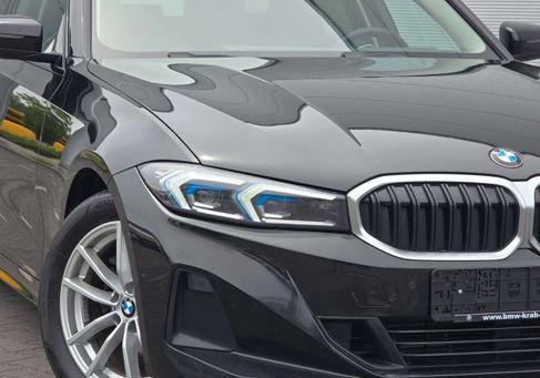 BMW 318, 2023