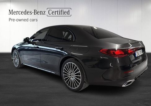 Mercedes-Benz E 300, 2026 3