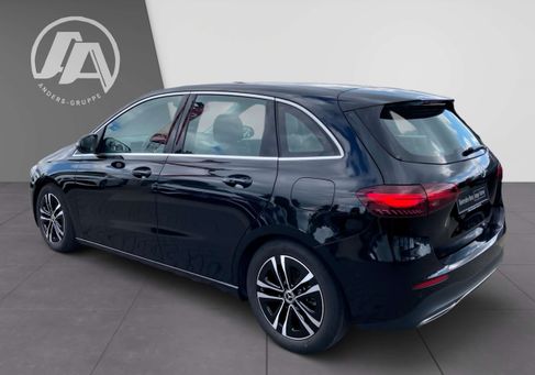 Mercedes-Benz B 200, 2025