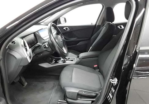 BMW 120, 2022