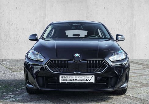 BMW 120, 2025 3