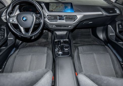 BMW 118, 2022
