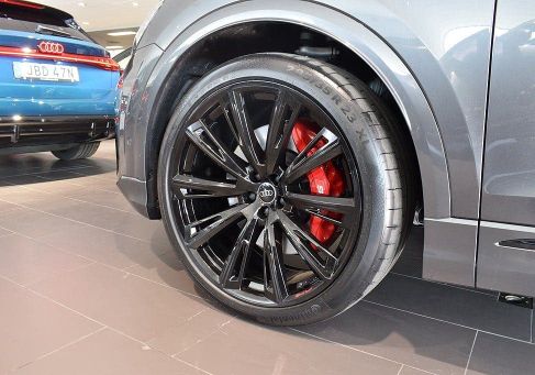 Audi Q8, 2025 3