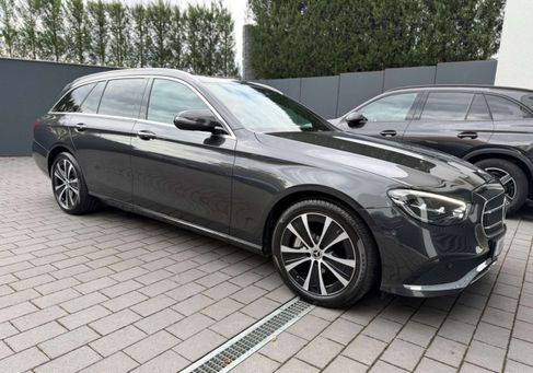 Mercedes-Benz E 300, 2022
