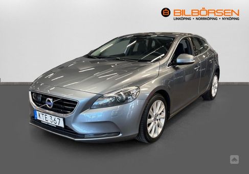 Volvo V40, 2015