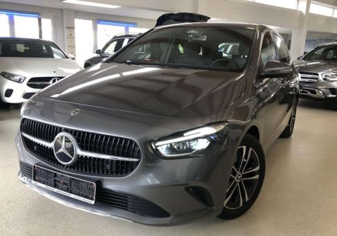 Mercedes-Benz B 180, 2023
