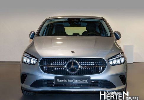 Mercedes-Benz B 180, 2024