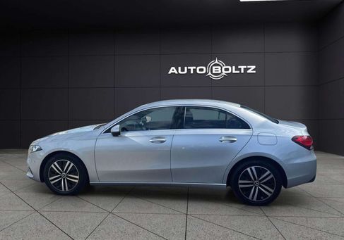 Mercedes-Benz A 180, 2022