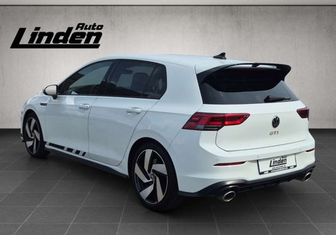 Volkswagen Golf, 2021 3