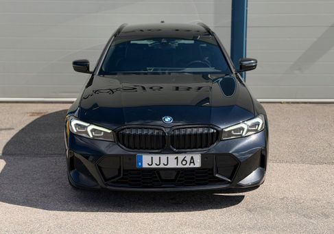 BMW 330, 2024