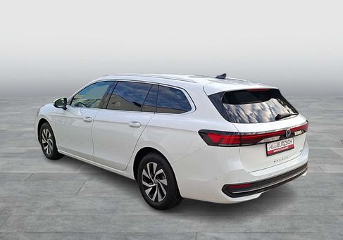 Volkswagen Passat Variant, 2024 3