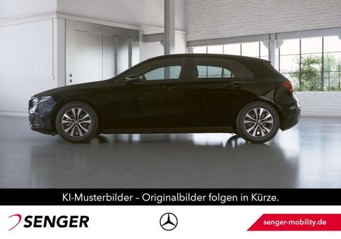 Mercedes-Benz A 180, 2022