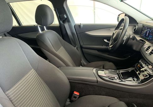 Mercedes-Benz E 300, 2021 3