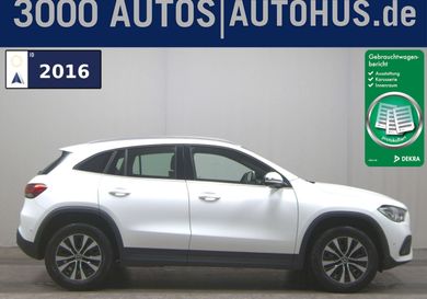 Mercedes-Benz GLA 200, 2022