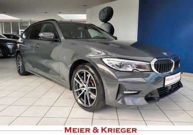 BMW 330, 2022