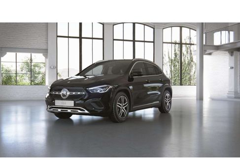 Mercedes-Benz GLA 200, 2022