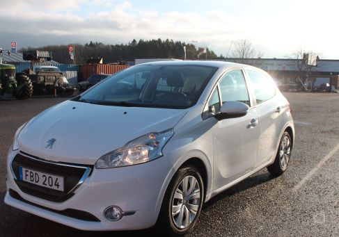 Peugeot 208, 2015