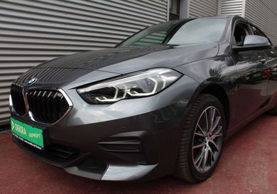 BMW 218, 2021