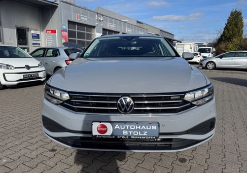 Volkswagen Passat, 2022